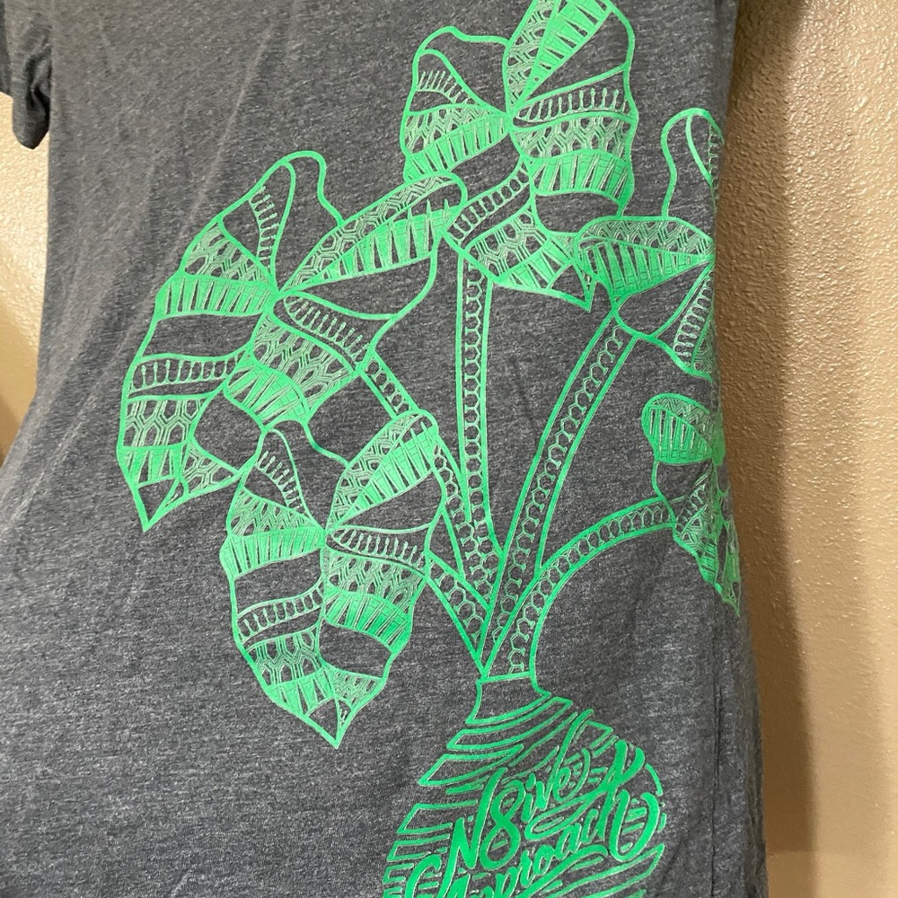 Women’s Native Approach V-Neck - Picture 3 of 6
